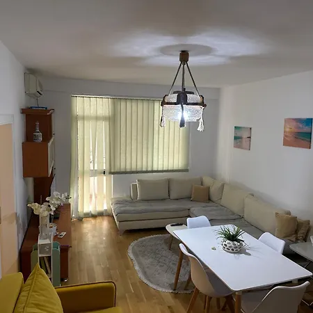 Lejlighed Vacations Apartment, 50 M From The Golem (Tirana)
