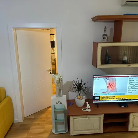 Vacations Apartment, 50 M From The * Golem (Tirana)