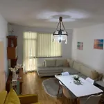 Appartement Vacations Apartment, 50 M From The Golem (Tirana)