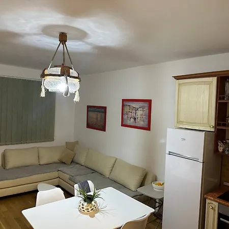 شقة Vacations Apartment, 50 M From The غوليم
