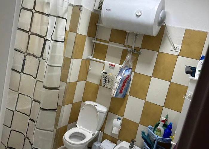 Vacations Apartment, 50 M From The Apartment Golem (Tirana)