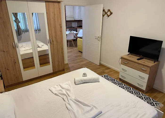 Apartment Vacations Apartment, 50 M From The *